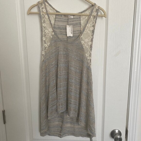 NWT Semi sheer laced hi-lo top - Picture 1 of 8
